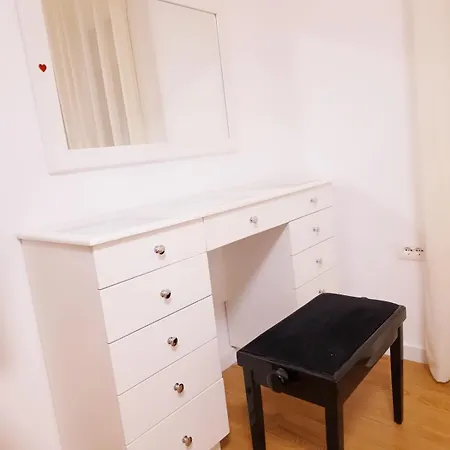 Marina's Qsut Tirana