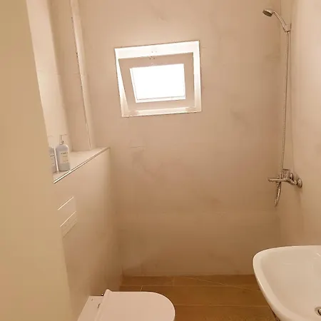 Apartament Marina's Qsut