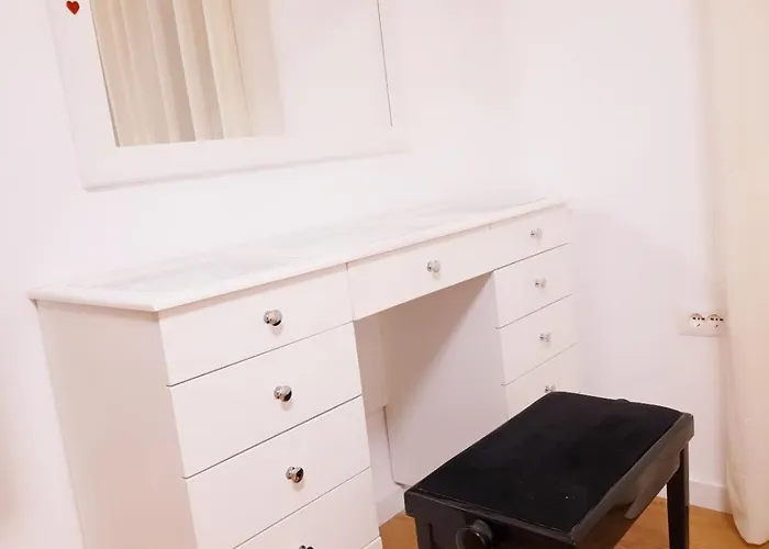 Marina's Qsut Τίρανα